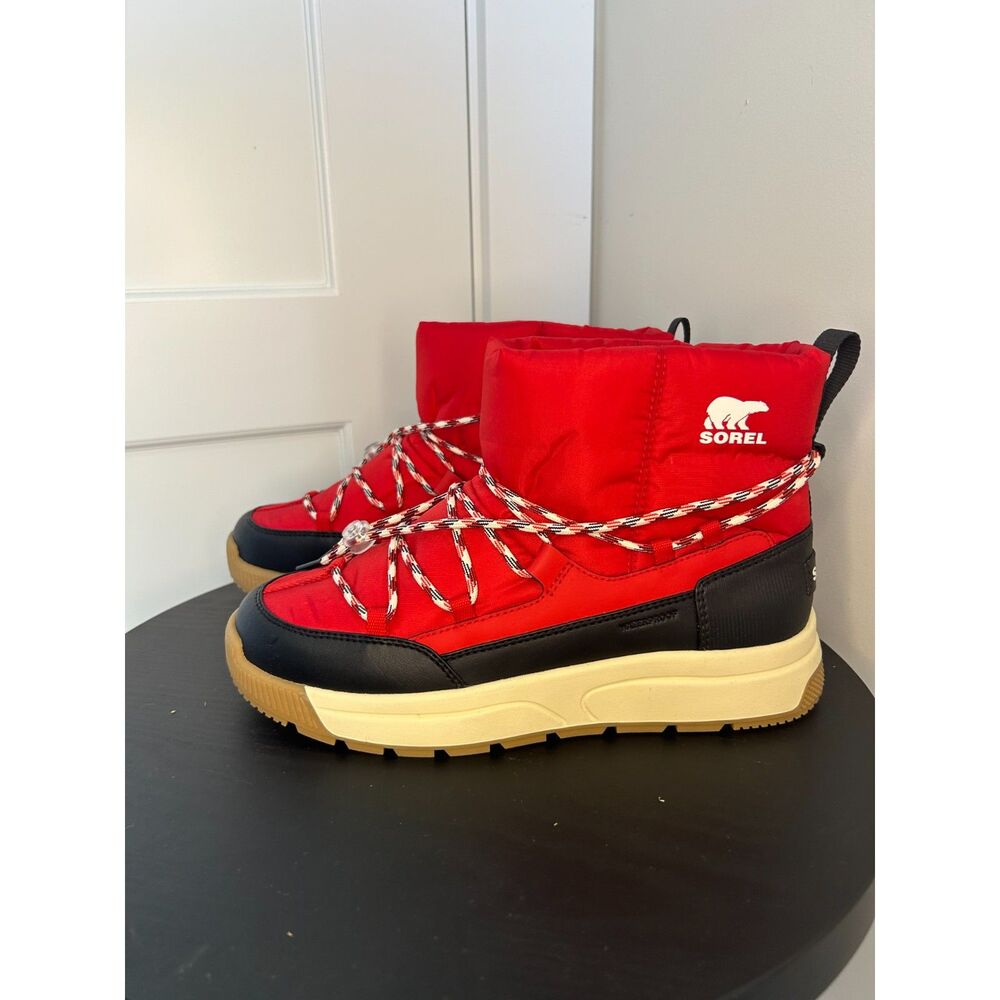 Sorel Out N About IV Mini Puffy Boots — Bright Red, Size 9 — Authentic Sample